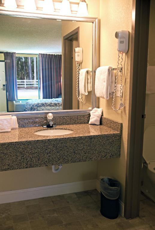 Springfield Hotel And Suites Kingsland Exteriér fotografie